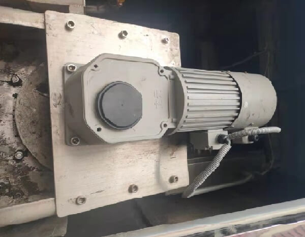 直角齒輪減速機在污泥疊螺脫水設備上的應用