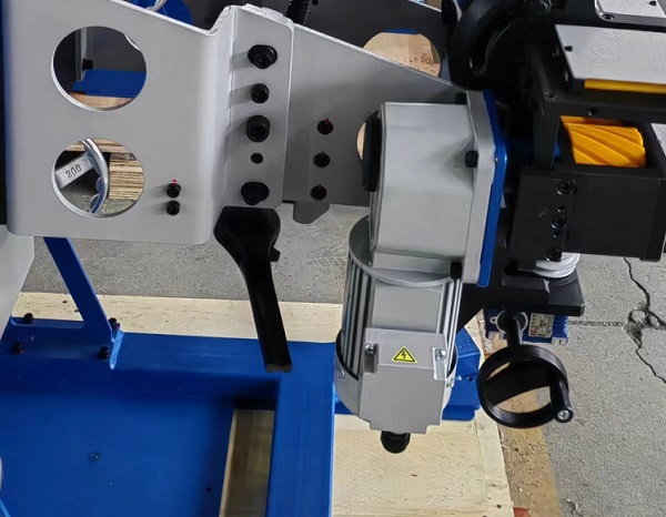 坡口機(jī)減速機(jī)-士元直角中空軸電機(jī)的應(yīng)用